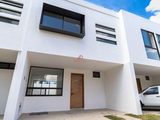 CASA EN VENTA EN MARIANO OTERO, ZAPOPAN, JAL.