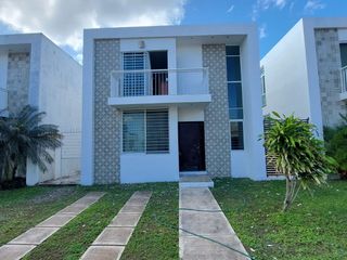 Casa en Renta Amueblada de 3 Habitaciones en Fracc Gran Santa Fe, Merida