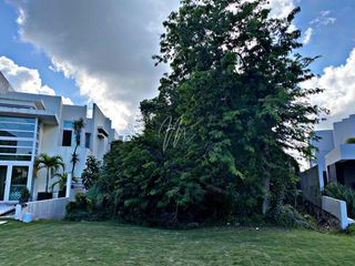 Terreno en Venta en Cancun, Lagos del Sol, Frente al Lago