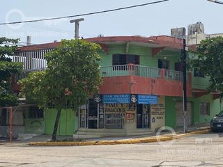 Local y casa habitación en venta en  calle 16 de Septiembre, entre calle Revolucion, Col. Centro,  en Coatzacoalcos, Veracruz.