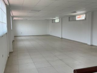 Renta de local comercial en planta alta, ubicado en  Av. Miguel Hidalgo, Col. Centro, en Coatzacoalcos, Veracruz.