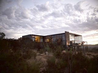 VENTA DE TERRENO DE 2,500 M² CON 2 CABAÑAS EN VALLE DE GUADALUPE