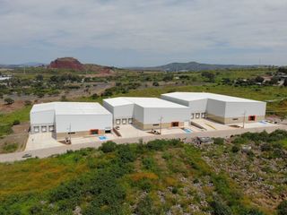 Bodegas NUEVAS en renta desde 2,000m2 El Salto