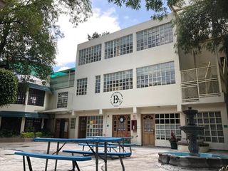 Inversión para desarrolladores. Casa a precio de terreno con uso de suelo mixto