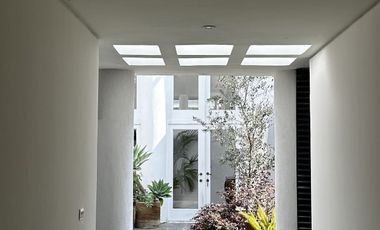 LOMAS ALTAS VENTA DE HERMOSA Y COMODA  CASA