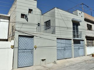 Casa con 4 habitaciones en Fraccionamiento con vigilancia en Lomas Palmira Jiutepec Morelos