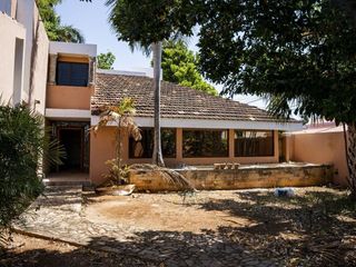 En Venta, Casa en la Col. México Nte, Esquina, 6 Rec. 6 baños Terreno 1,160 m2