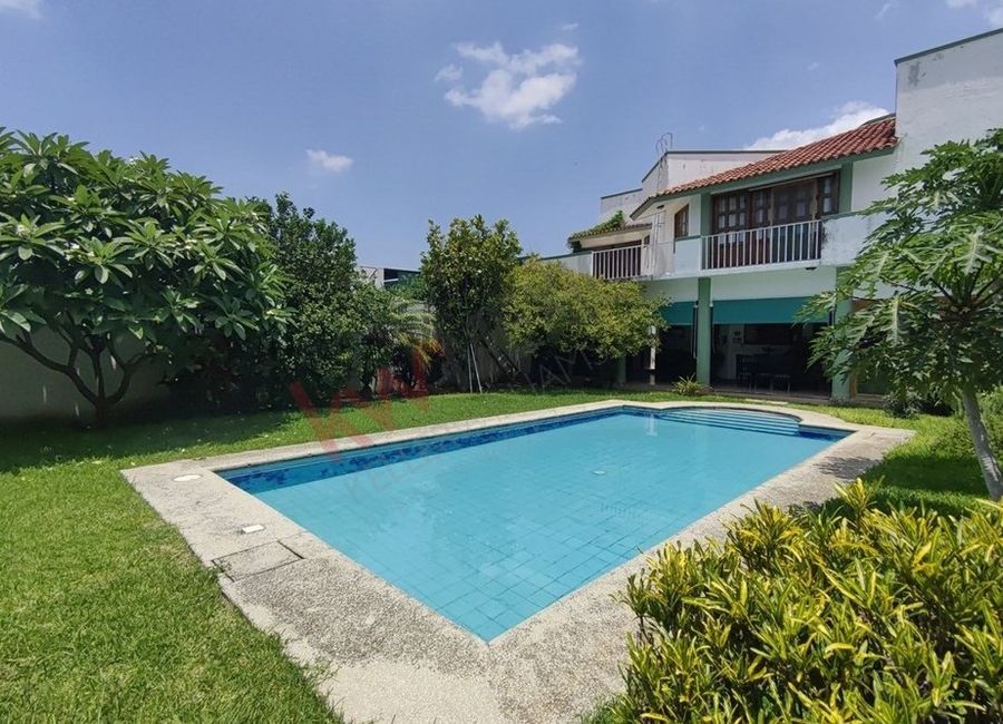 Casa con alberca en venta en zona Norte Poniente con 578.17m2 de ...
