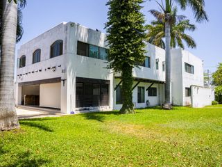 CASA CON INMEJORABLE UBICACIÓN EN VENTA EN LA COLONIA RESIDENCIAL MÉXICO