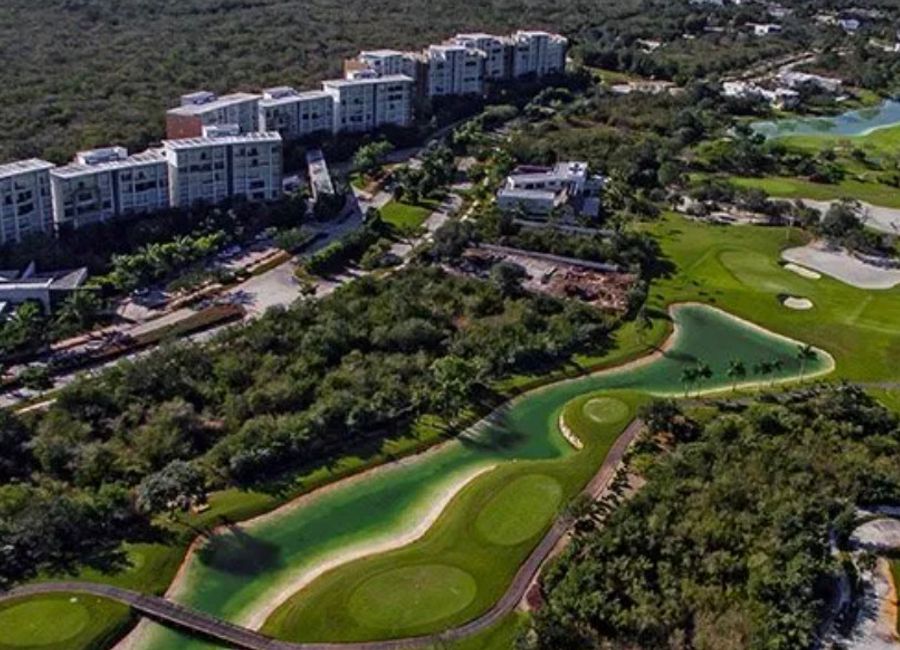 TERRENO EXCLUSIVO EN VENTA EN COUNTRY CLUB MÉRIDA CON EXUBERANTE ...