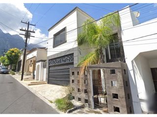 Casa en Remate en Las Cumbres,  FG-98