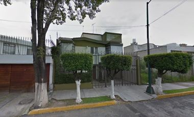 Casa en Remate en Paseos de Taxqueña, FG-1479