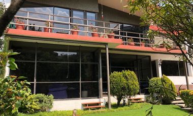 LA HERRADURA CASA EN VENTA CON JARDÍN