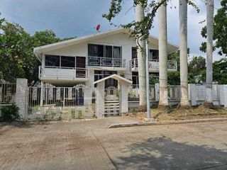 CASA AMPLIA CON EXTENSO JARDIN. FRENTE AL RIO DE TUXPAN VERACRUZ.
