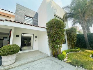 VENTA CASA:  RESIDENCIAL EL CAMPANARIO,  QUERÉTARO.