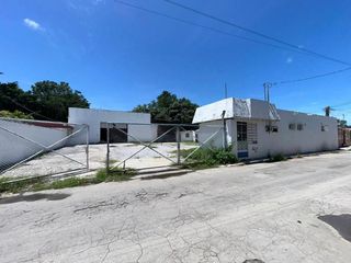 Bodega Comercial a una cuadra Av Central