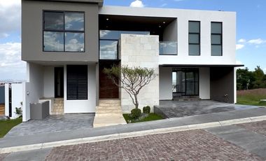 VENDO   CASA TIPO RESIDENCIA EN LOMAS DE ANGELOPOLIS