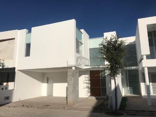 Casa en Venta al NorPoniente de la ciudad en Loretta 1