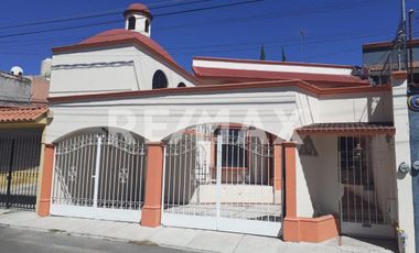 VENTA DE CASA EN VILLAS DEL PARQUE, QUERÉTARO