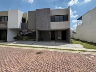 VENDO CASA EN FRACCIONAMIENTO LA ANTIGUA CEMENTERA ZONA CEMENTOS ATOYAC PUEBLA