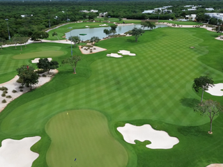Terreno 534.88 m2  detro de privada con campo del Golf