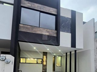 Casa en Venta al Poniente de la ciudad en Santa Barbara,