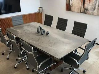 Oficina con servicios incluidos al norte de la ciudad.