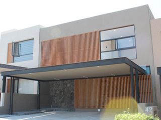 CASA EN VENTA EN ALTOZANO  QUERETARO
