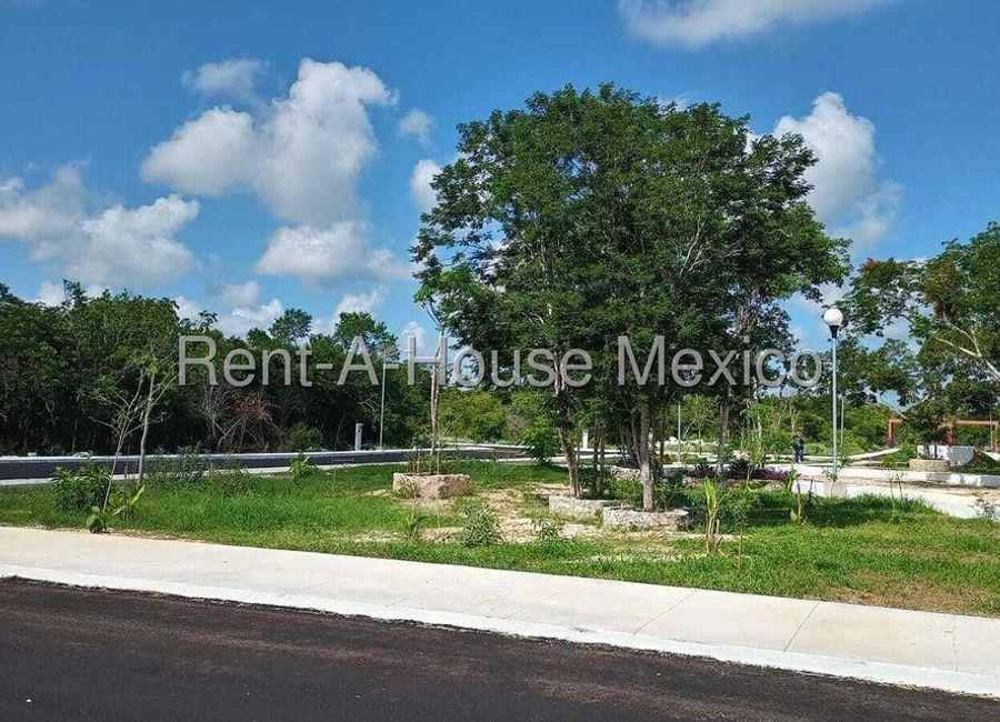 Terreno en Venta en Calle 47 , Sierra Papacal RU 25-3521. | Lamudi.com.mx