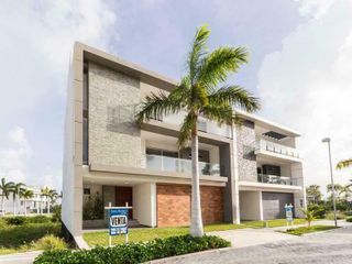 Casa en venta Puerto Cancún acceso al mar