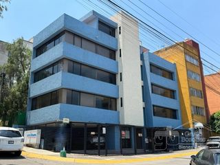 Edificio en Venta para Oficinas en Esquina en Jardines de Satélite, Naucalpan