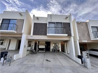 Casa amueblada y con casa club en renta. Aurea Residencial Juárez.