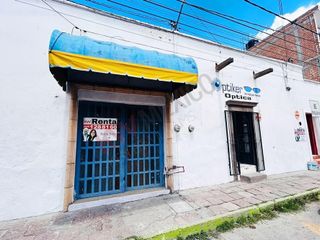 "Ubicación Excepcional: Local en Renta Frente al Jardín de Soledad y la Presidencia Municipal"