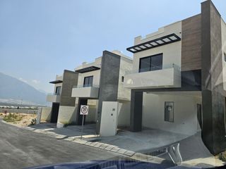 Casa Nueva Dominio Cumbres doble terraza Roof