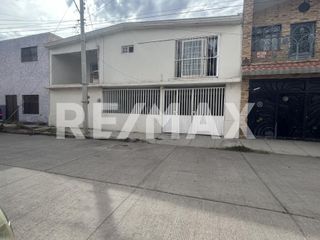 Casa en venta con recamara en planta baja Colonia Los Sauces - (3)