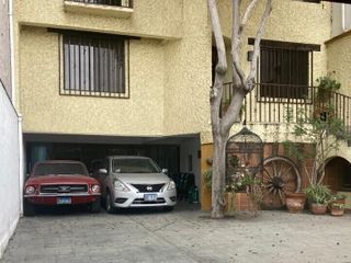 Casa en venta en Fracc. Chapultepec, Zona Dorada. Cerca de Vía Rápida