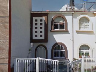 Casa en Remate Bancario; Vicente Morales, Col. Peña Blanca, Morelia, Michoacán.