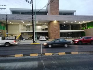 Local comercial en planta baja  sobre avenida, Monterrey.