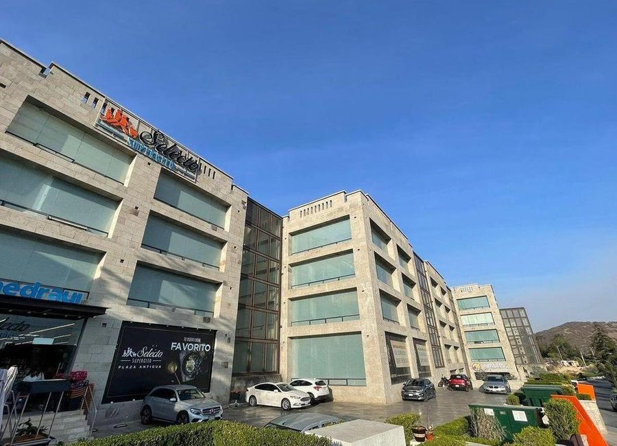 Local Comercial en Renta en Hacienda de Valle Escondido GIS 243507