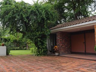 Bonita casa en renta en condominio