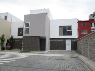 "Vanguardia y Confort" 🏡 Diseño Contemporáneo de 197 M2