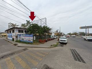 Terreno Comercial · Avenidas Miguel Aleman y Rafael Hernandez Ochoa · 300M2