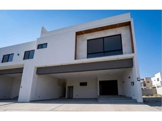 Casa en venta en Solana Residencial en Cumbres Garcia