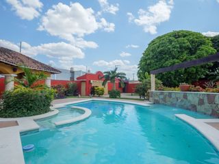 En Venta, Casa de una planta y amplio terreno de 1,510 m2 en Santa Rita Cholul