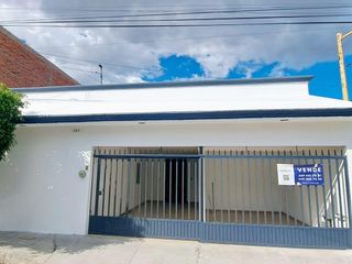 Casa en Fraccionamiento España, Aguascalientes.
