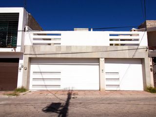 VENTA/RENTA CASA EN JARDÍNES DE LA CONCEPCIÓN AL NORTE CIN