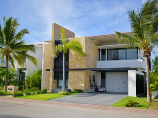 Casa en Venta en Fracc. El Tigre Residencial en Nuevo Nayarit