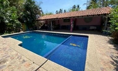 ACAPULCO DIAMANTE LA POZA TERRENO CON ALBERCA Y TEMAZCAL