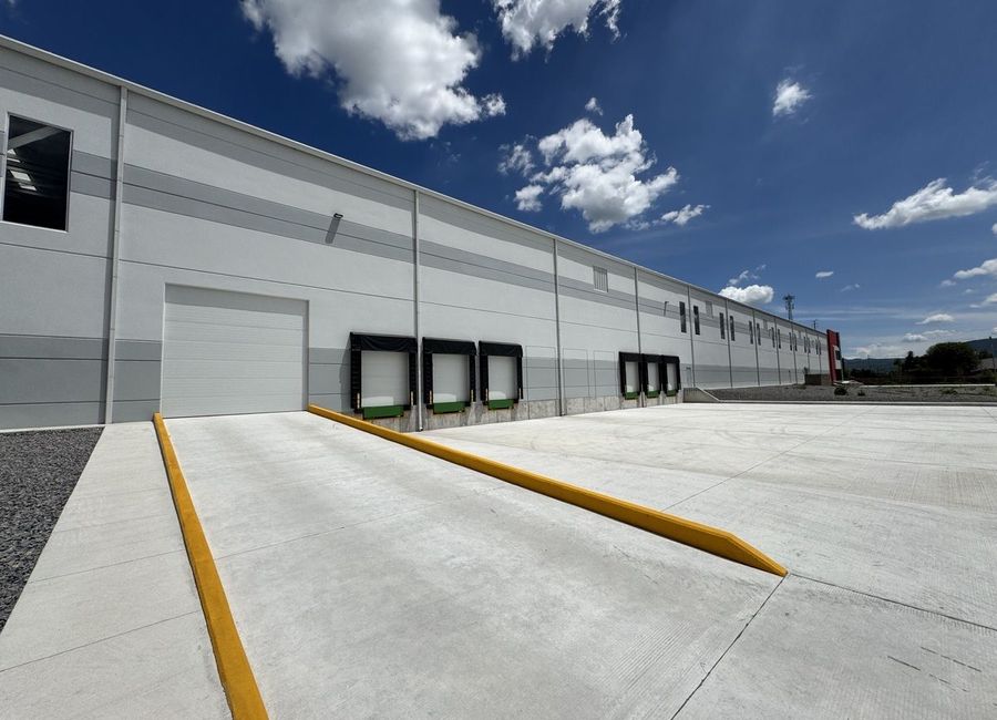 NAVE EN RENTA 8,900m2 en PIQ con 500kvas ampliable | Lamudi.com.mx
