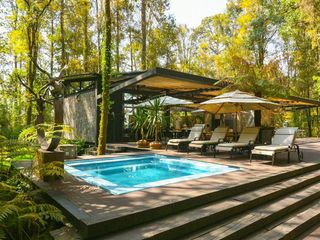 RANCHO SAN SIMÓN, San Simón El Alto, Avándaro. Casa con 4 cabañas. Mucho jardín.